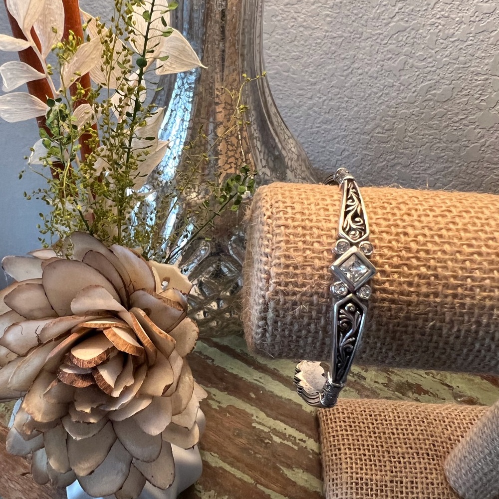 Brighton Bangle - Picture 3 of 3
